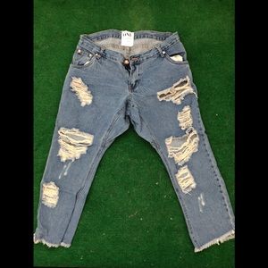 ONE boyfriend ripped jeans